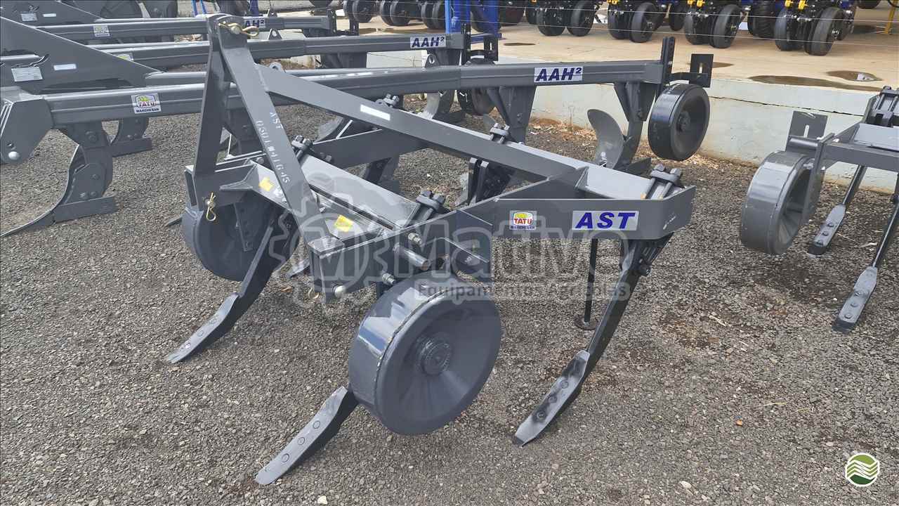 IMPLEMENTOS AGRICOLAS SUBSOLADOR 5 HASTES Mative Equipamentos Agrícolas  MARTINOPOLIS SÃO PAULO SP